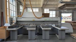 ОДНОСТОРОННИЙ ЦЕНТР РАСКРОЯ С ЧПУ С АВТОМАТИЧЕСКОЙ ЗАГРУЗКОЙ С ЭЛЕКТРОМЕХАНИЧЕСКОГО ПОДЪЕМНОГО СТОЛА SELCO  EBT 120 ACTIVE / 4400 x 2200 б/у 2009